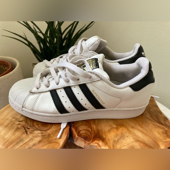 Adidas Superstar Men's 5.5 - Picture 8 of 15